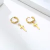 Sierlijke minimalistische 14k geel goud bungelende kruisvormige charme Huggie doorboorde hoepel oorbellen voor man mannen vrouwen sieraden ontwerper luxe origineel