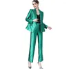 Pantaloni a due pezzi da donna Giacca verde Abiti da donna Set Pantaloni blazer da donna 2 pezzi Collo a scialle in raso lucido con cintura doppia