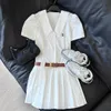 Dress Womens Designer Shirts Casual Whitedress Classic Fashion Embroidered V-neck with Belt Pleated Dresses