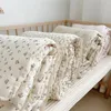 Couvertures d'emmaillotage bébé camélia Rose imprimé mousseline couverture couette pour été infantile Floral mousseline couette sieste couverture pour bébé literie courtepointes 231218