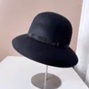 Berets Moda Chapéus de Inverno Hepburn Chapéu de Balde de Lã de Alta Qualidade para Mulheres Japonesas Bacias Francesas Chapéus Branco Preto Fedora