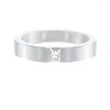 Anéis de cluster HW Bague Romantique En Argent 925 Cadre Lisse Personnage Rond Coupe Brillante Excellente de Proposition Moissanite