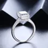 Bagues de cluster Fine Bijoux 3.0Ct Imitation Diamant Bague de mariage Designs Single Stone Party Square 925 Argent pour les femmes