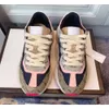 Jurk 2023 Heren Beste modekwaliteit Sneakers Leer Casual Italië goedkoop echt bijen vrouwen witte schoenen comfortabel 4W3T