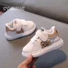 Athletic Outdoor Brand Design Bear Sneakers Kids Leatherette White Tennis Boy Girl Girl Cute Brodery Thick Sole Sport Shoes Baby Vulcanized Zapatos 231218