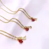 Pendanthalsband 2st/Ställ in första bokstavsnamnet Red Love Heart Necklace 26 Alfabetet Luxury Crystal Rostfri Steel Chain Gift