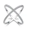 Design de luxo diamante micro pave configuração grande x em forma de anéis de dedo alianças de casamento joias para mulheres192i