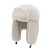 Chapeaux de trappeur Mode Femmes Hiver Chaud Fausse Fourrure Bomber Noir Blanc Couleur Unie Épaissir Oreillettes Casquettes Automne Oreille Protéger Ski Chapeau 231219