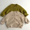 Pullover 2023 pojkar Autumn Sweaters Kids Knit Spring Cardigan Top Clothes Korean Style Soft Wool Retro Girls Solid Thicken Knitwear Coatl231215