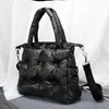 Avondtassen Winter Enkele schoudertas Dames Space Pad Katoenen donszak Emmer Handtas sac a main carteira Bolsa Feminina 231219