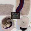 Designer-Viviene Westwoods-Mütze, Viviennewestwood-Hyunya-Mütze der japanischen Kaiserinwitwe, ganz aus Wolle, Saturn-Stickerei, vielseitiger Fischerhut, Basin-Hut