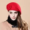 Bérets Belle femme chapeau feutre béret double fleurs décor résistant au froid coupe-vent hiver femme français bonnet casquette