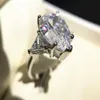 Anello di fidanzamento per matrimonio romantico a forma di pera con zirconi cubici con montatura in argento 925 di alta qualità per le donne J-082320V