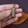 Colliers pendants Retro Brass Cremation Urn Ashes Cylindre Collier de flacon Cœur Sutra Chaîne en relief charme