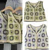 Damen Tanks Frauen Hohl Häkelstrick Weste Weste Stickerei Bunte Blumen Ärmellose Strickjacke Knopf Crop Top