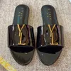 AAAAA+ مصممة Slippers Sandals منصة أسافين أزياء في الهواء الطلق للأحذية للنساء غير المنزلقات للسيدات النشوة غير الرسمية زيادة الصندل 78465416