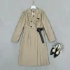 Kobiety designerskie kurtki z literami Paski moda odwrócona trójkąt kurtka płaszcza Lady Windbreaker Coat