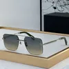 2024 Säsong Mens High-End Brand Solglasögon Män kvinnor Metall Rektangulär ramgradient Blue Lenses Fashionabla och Noble Style Solglasögon Z005