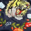 Mężczyźni S Parkas Vintage Baseball Jacki Mężczyźni Kobiety Patchwork Kolor Tiger Head Haftowany płaszcz bombowy para 231219