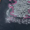 Maglietta Globe di Hellstar Studios Figura di ragazza stampata con occhiali Carattere graffiti Stampa astratta Manica corta Rapper Wash Grey Craft pesante Unisex Manica corta SMLXL