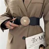 Bälten vintage bred rund metallspänne midjeband elastisk midjebälte mode pärla för kostym klänning cummerbunds kvinnor