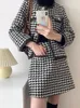 Dwuczęściowa sukienka Koreańska mawa zapachowa jesienna zima kobiety 2 set Blazery i spódnice Tweed Wool Warm Suits 231218