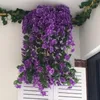 Dekorative Blumen, künstliche violette Blumenwand, Rankengirlande, gefälschte Schnur, zart