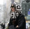 Maschere per il viso alla moda Ghetta per il collo Passamontagna in maglia di lana colorata Granny Inverno caldo legno all'uncinetto quadrato con cappuccio cappello Maschera da sci invernale Maschera di copertura integrale 0052 231218