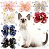 Vêtements de chien 30pcs Mode Pet Cat Bowtie Saint Valentin Chiot Bowties pour collier de noeud papillon réglable Accessoires de toilettage