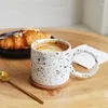 Muggar plaskande bläck kopp skakar ljud stora öron keramisk grossist online röd mugg hand gåva högt utseende ins stil kaffe
