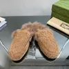 Designer-Loafer-Schuhe aus Pelz-Lammfell für Damen, Pantoletten, Hausschuhe, warme, rückenfreie Sandale aus lockigem Sherpa, Luxus-Luxus-Slip-on-Sneaker mit klassischem Princetown-Kleiderschuh in Top-Qualität