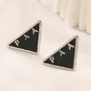 Luxury Earrings Ear Stud Women Designer Brand Letter Triangle Triangle 925 Silver Stainless Steel Wedding Jewelry Ear Loop Party Jewelry 4Colors