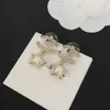 Pendientes de estrella de cinco puntas de resina de diamante llenos de lujo ligeros Pendientes de doble letra Temperamento Pendientes de diseño de sentido avanzado Pequeños