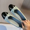 Ballettschuhe Luxus Designer -Kleiderschuhe Flats Frauen gesteppt Bowknot echte Lederschlupf auf Ballerina Runde Zehen Damen Zimmer Flachschuhe Neue Top -Qualität