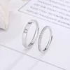 Wedding Rings S925 Sterling Silver Ring Paar paar ring heren en dames bruiloft vlak ring Japanese lichte luxe luxe enkele rij fijne diamant 231218