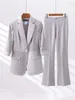 Kadınların İki Parçası Pantolon Sonbahar Setleri Zarif Kadınlar için 2- Set Yarım Kollu Blazer Pantolon Gri Beyaz Yüksek Kalite Şık İş Kıyafeti
