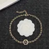 Bijoux de créateurs Collier camélia en cuir noir Marque française Classique luxe Double lettre Twists Bouton Pendentif Femmes Charme Colliers Soeur Mode Cadeau