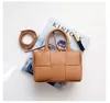 Evening Bags Fashion Genuine Leather Shoulder Bag Large Capacity Women Messenger Bag Woven Tote Handbag Knitted Designer Small Tote 231218