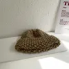 Bonnet Skull Caps Bonnet tricoté motif ananas chapeau en laine Ins hiver sauvage Klein bleu couleur unie bonnets chapeaux Bonnets pour femmes 231219