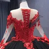 Schwarz-rote Gothic-Prinzessin-Quinceanera-Kleider mit langen Ärmeln, Applikationen, Rüschen, Zug, Schnürung, 15-jähriges Quinceanera-Kleid