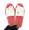 Luxury Women's Casual Sandals Högkvalitativa läderstrandslippare Ladies Classics Shoes Female Flip Flops Sandal C04513