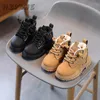 Buty dla dzieci butów mody zima zagęszczone chłopców bojowe dla dziewcząt ciepłe skórzane buty boczne zamek błyskawiczny stały kolor dla dzieci swobodne buty 231218