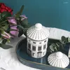 Porte-bougie parfumée en forme de château, bouteilles, boîte à stylos avec couvercle, rangement en céramique, fleur en étain et décoration de bouteille