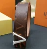 العلامة التجارية أزياء Big Buckle Leather Belt Letter Postner Belt Belt Men Women عالية الجودة حزام جديد للرجال زر عالي الجودة اللون