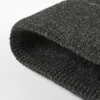 Basker högkvalitativ mössa män Autumn Winter Fleece varm mössa tjockare öronskydd färgblock stickat hatt mode utomhus manlig tonåring