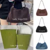 The Row Bucket Bag Paquete de cuero de gamuza axilar Tote Bolso de gran capacidad verde Bolsos de diseño de lujo para mujer Cierre de correa de hombro plano Embrague Monedero minimalista