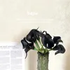 装飾的な花20pc pu calla lilyシミュレーションフラワーウェディングデコレーション人工感触ブライダルブーケブラック