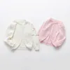 Pullover Primavera e autunno neonato bambina maglione maglieria cardigan a forma di fibbia giacca in maglia sottileL231215