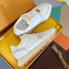 Womens Leather Fabric Casual Shoes S Designer Iconic Suede Detailing Sneakers Running Style Beige White Beige Pink Red White Black Ladies Sports SHO 255