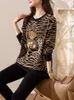 2023 Bahar yeni leopar desen kazakları kadınlar için gevşek orta uzunlukta moda üstü